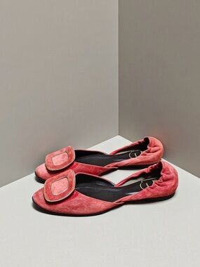 🚩steal Roger Vivier Coral Pink Suede Ballet Flats with Signature Buckle